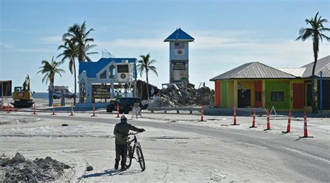 Fort Myers residents battling insurance companies 9 months after Hurricane Ian’s destruction